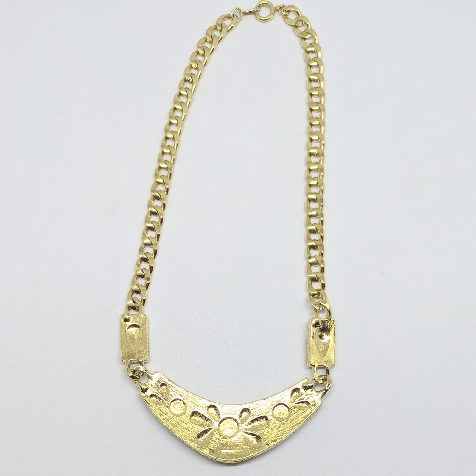 Vintage Trifari Black & Cream Enamel Collar 16” Necklace Gold Tone
