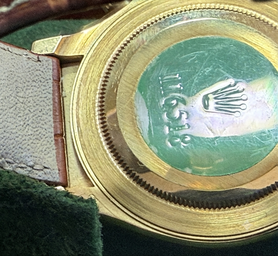 Rolex Daytona Yellow Gold Dark Mother of Pearl MOP Roman Black 116518 BOX PAPERS