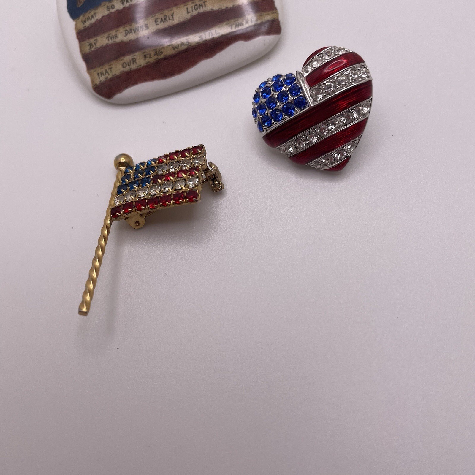 Lot Of 3 Vintage – Modern Brooch Pins – American Patriotic Patriot Flags / Heart