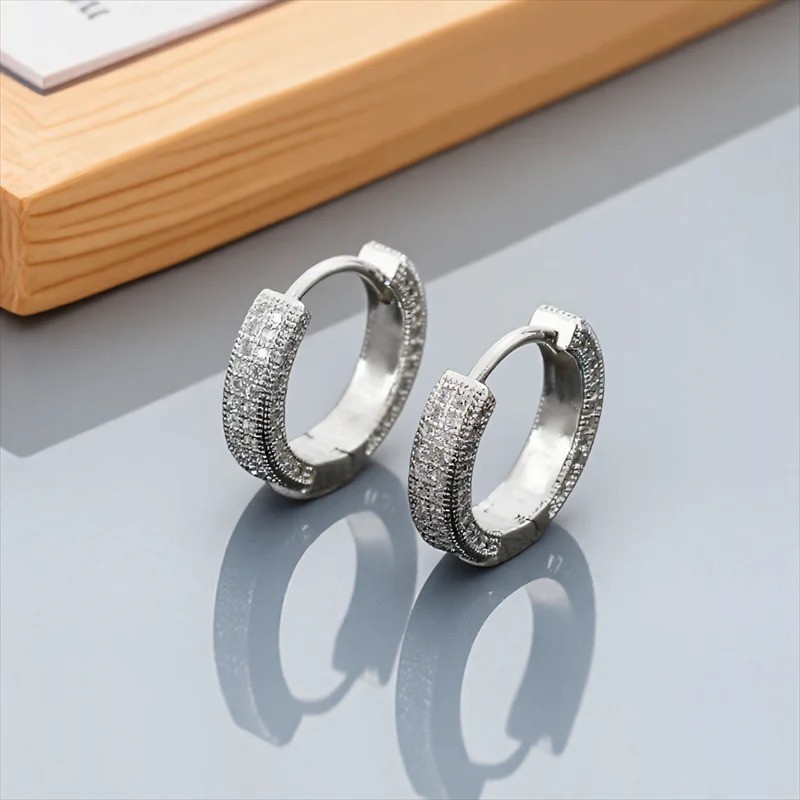 Pendientes aretes con simulado de diamantes chapados en oro para hombres