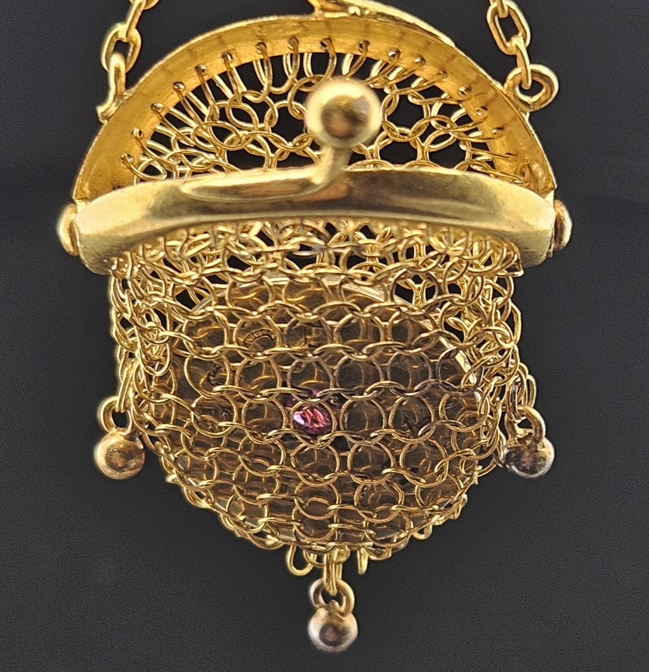 18K Gold Antique Mesh Purse Good Luck Love Token Coin Inside Charm Pendant 1905