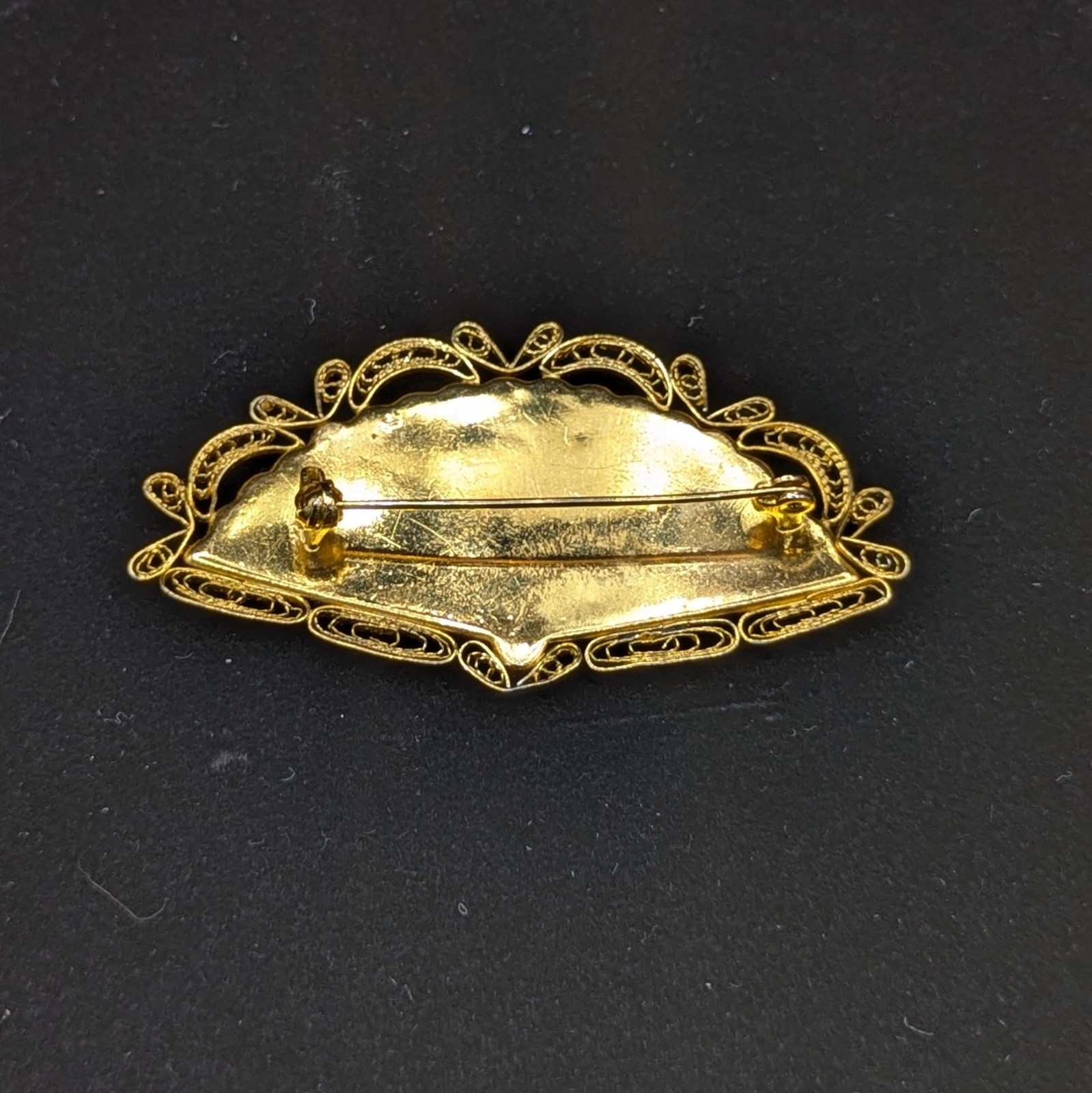 Vintage Spain Damascene Bird Flower Hand Fan Black Enamel Gold Inlaid Brooch Pin