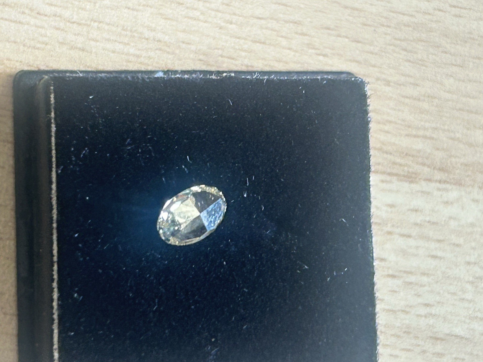 Lab Grown 1.00 Cts Fancy Yellow Color VS2 OVAL Cut IGI Certified Diamond