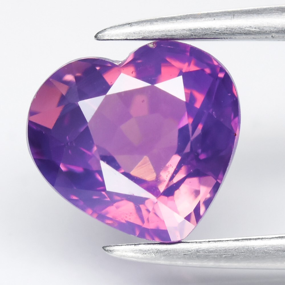 💎 1.27ct VS Heart Natural Pinkish Purple Sapphire – Unheated, Mozambique Gem