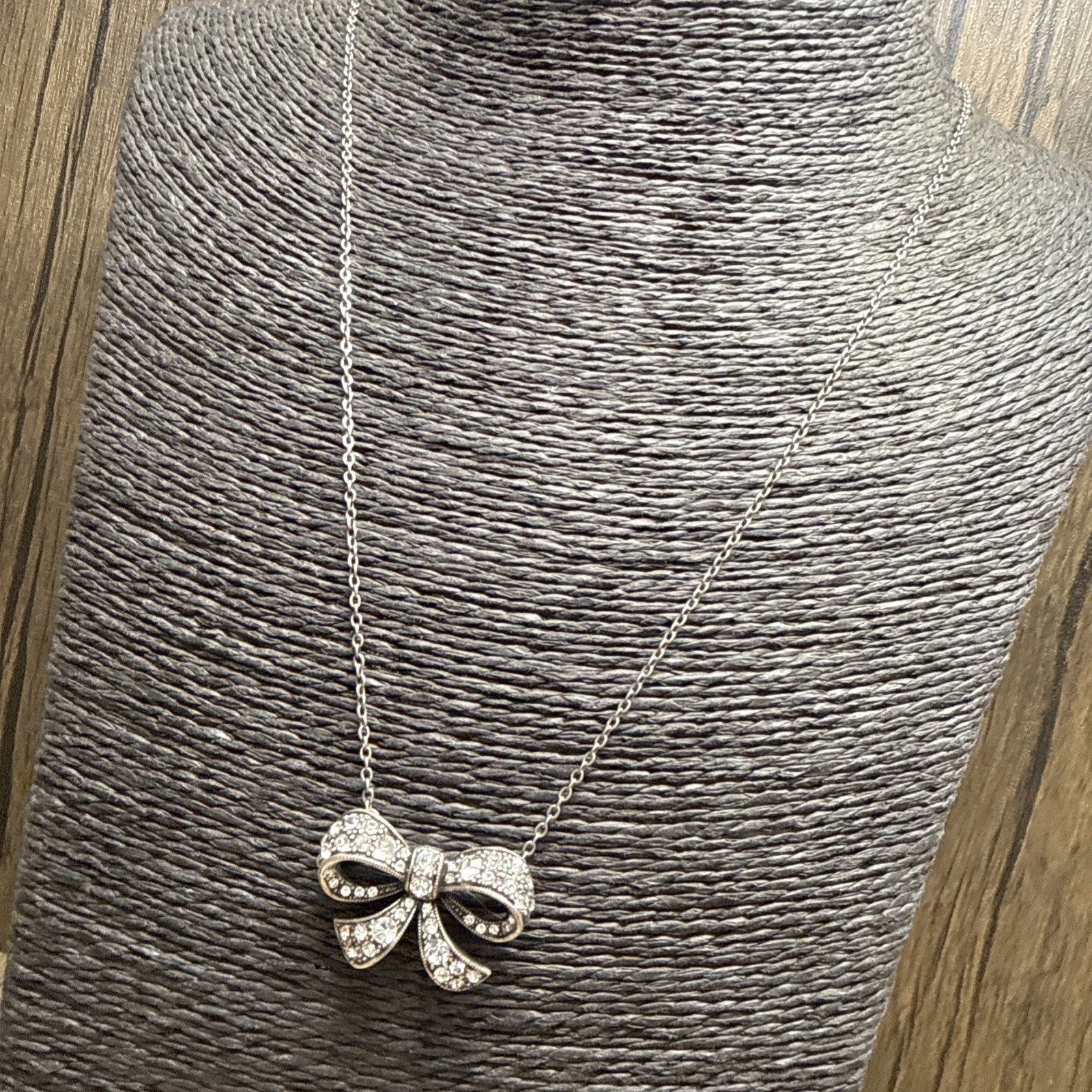 CATH KIDSTON Sparkly Bow Pendant Necklace Silver Tone 51cm/20″ Pretty Retro