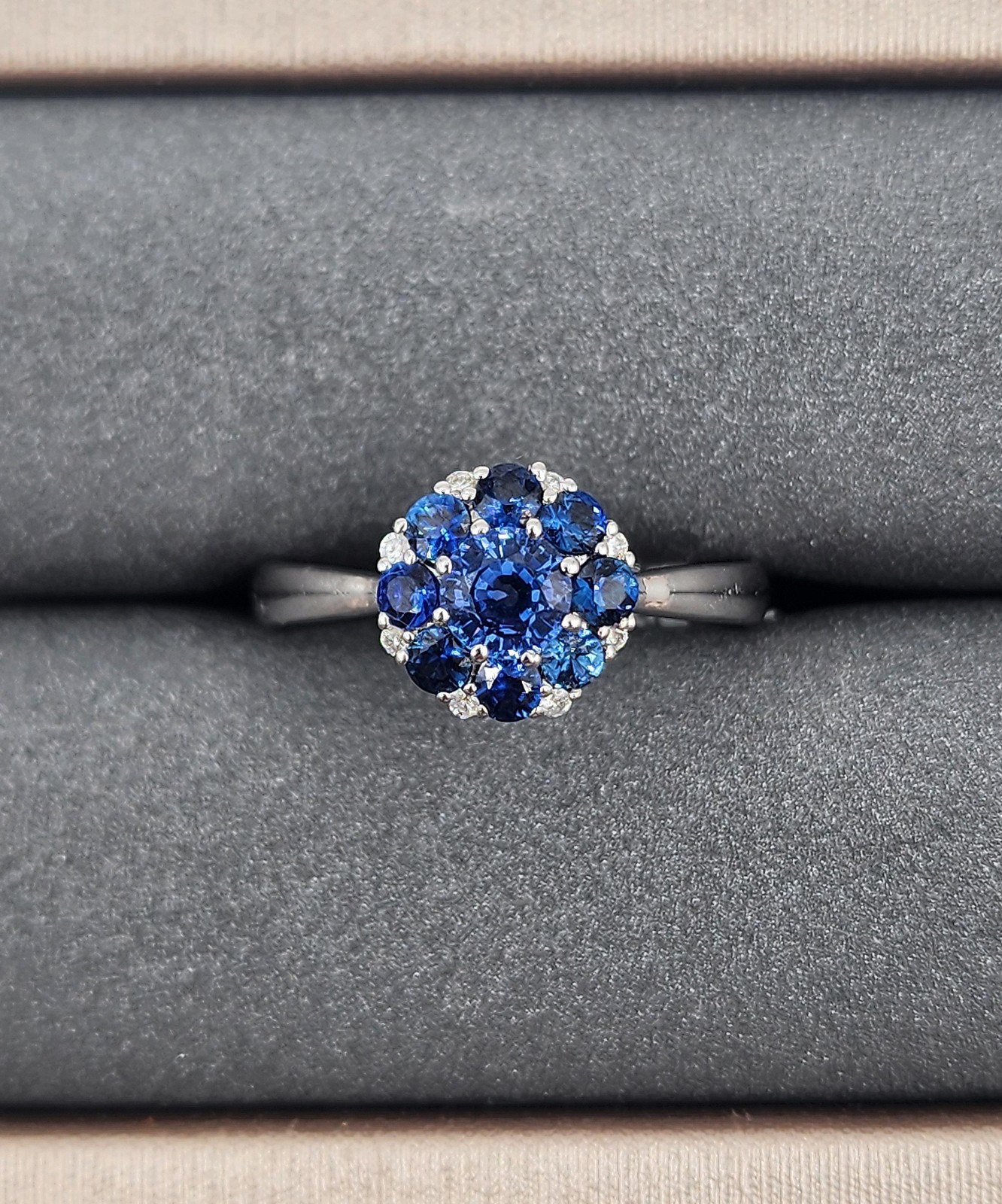 1.13 ct Natural Sapphire & Diamond Ring