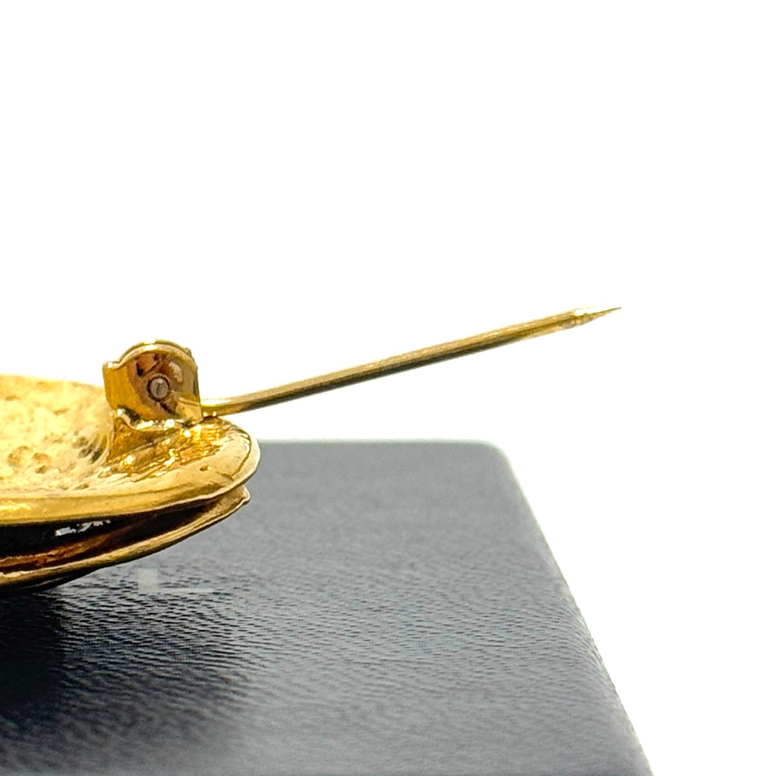 CHANEL 94P CC Logo COCO Mark Round Brooch Gold Accessory Authentic Japan