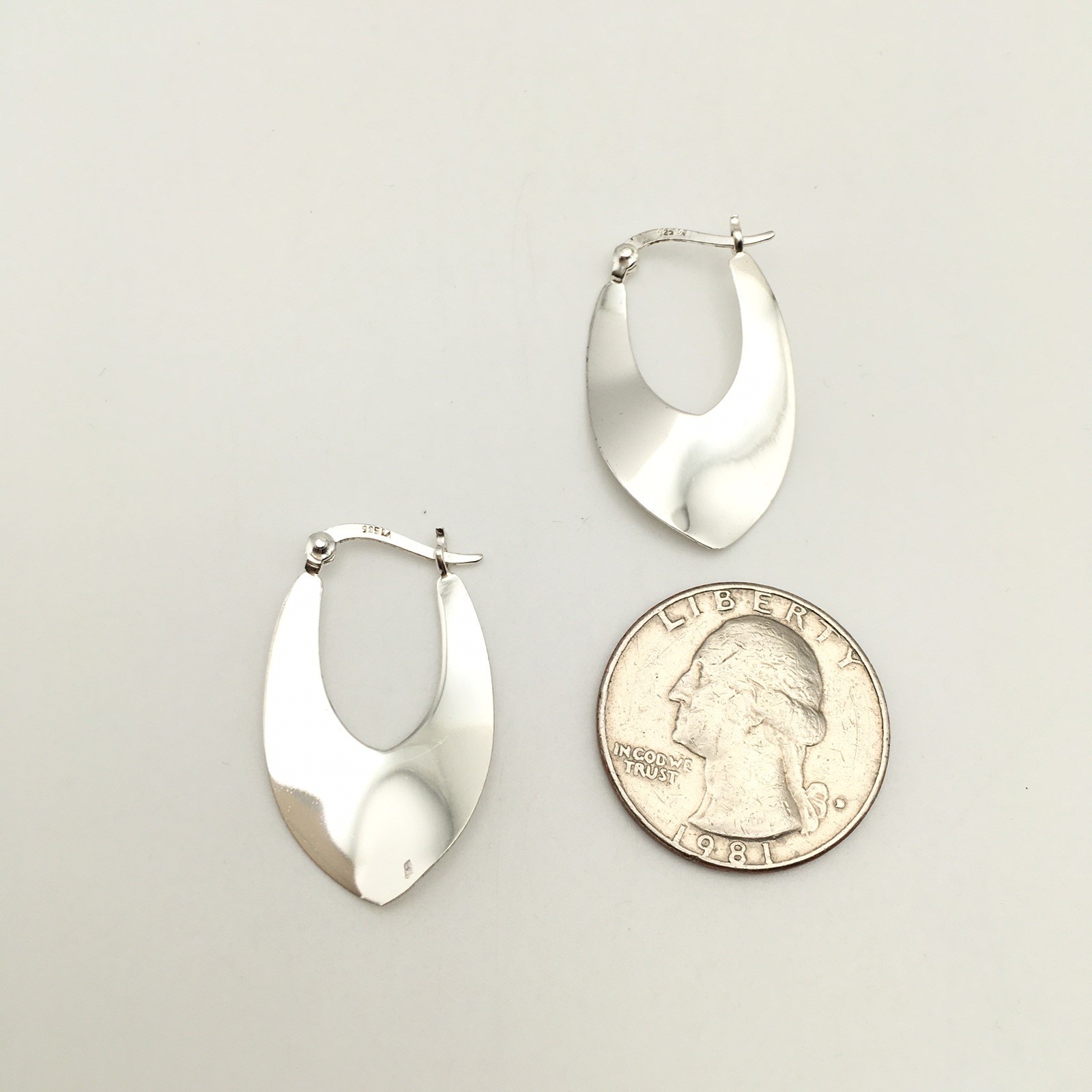 Vintage Sterling Silver Pointed Tip Wavy Hoop Earrings Marked LA 925 2.8g #23