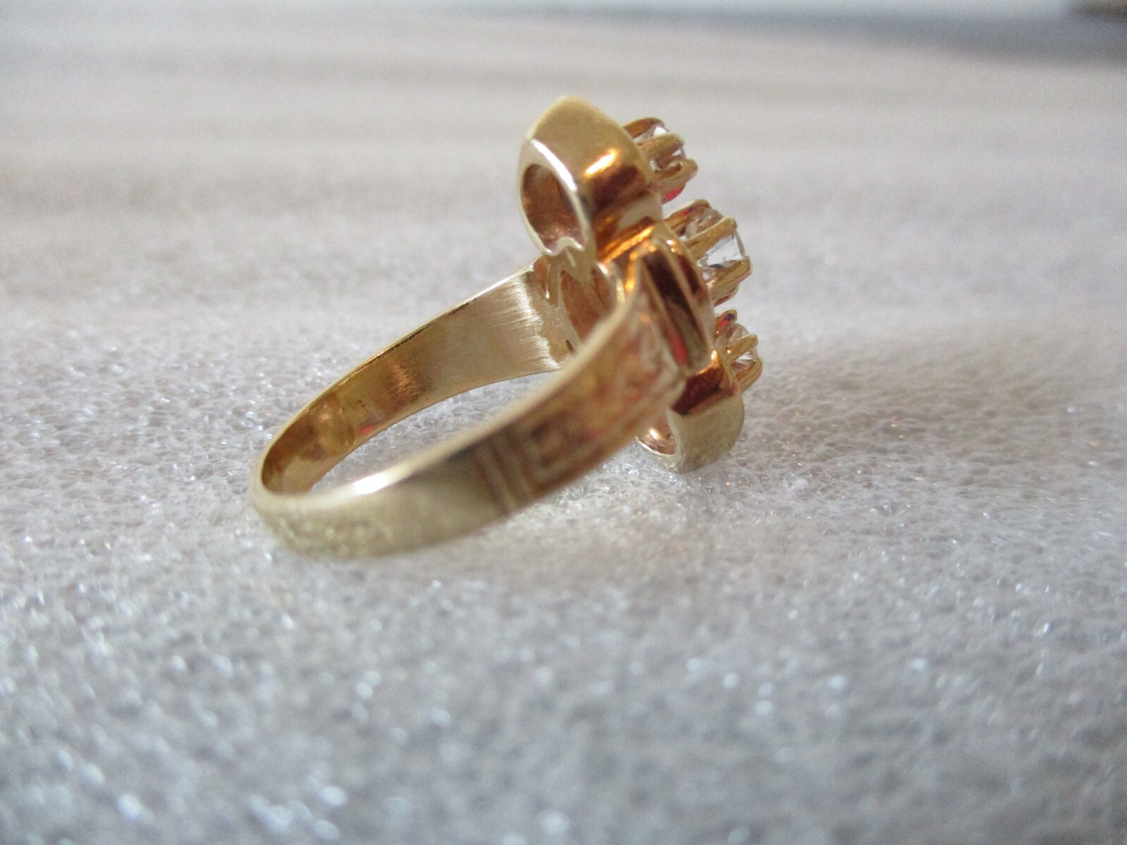 VTG 14K YELLOW GOLD (.30ct APPOX) DIAMOND RING 3 VERTICAL BUTTERCUP SZ 5.5/5.43g