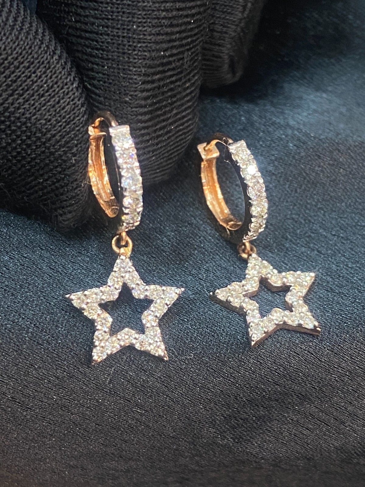 Stunning 0.89 Cts Round Brilliant Cut Diamonds Star Dangle Earrings In 14K Gold