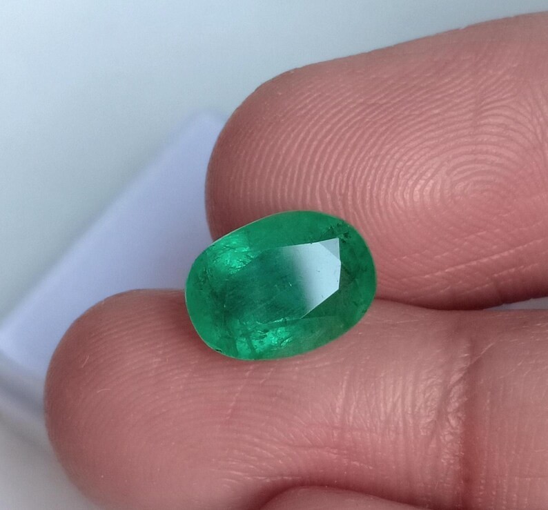 Certified Vivid Green Emerald Oval Unheated Untreated Loose Gemstone 3.22 Ct