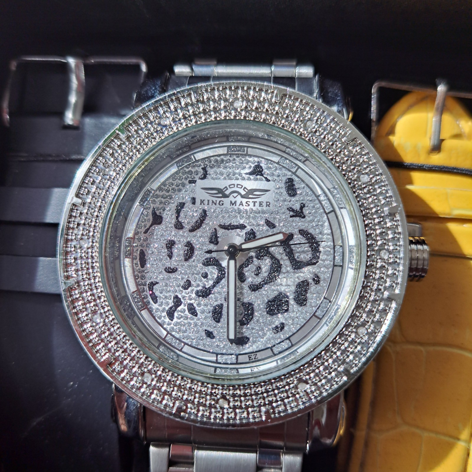 KING MASTER *NIB* Genuine Diamond Leopard Dial Watch with 3Interchangeable Bands