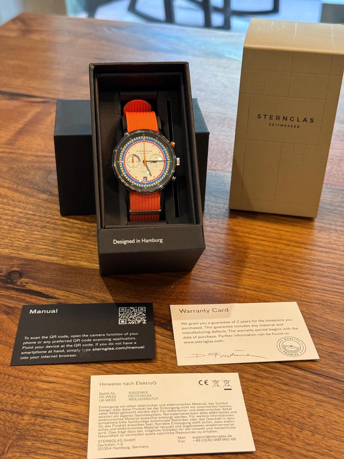 Sternglas Hamburg Chrono –Bauhaus Chronograph (42 mm) Mecha-Quartz Watch