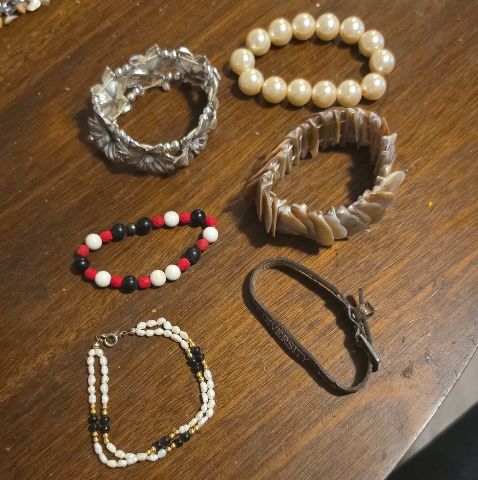 6pc Mixed Lot Fashion Bracelets Multicolor Mixed Metals Pearl & Beaded