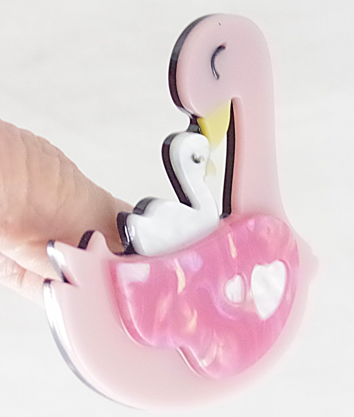 Cute! 2.5″ NWOT MOTHER & BABY SWAN BIRDS LAYERED ACRYLIC MOTHER’S DAY BROOCH PIN