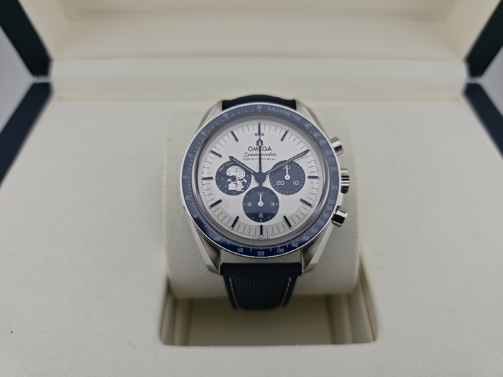 OMEGA Speedmaster Professional Snoopy 310.32.42.50.02.001 Full Set New – 50th