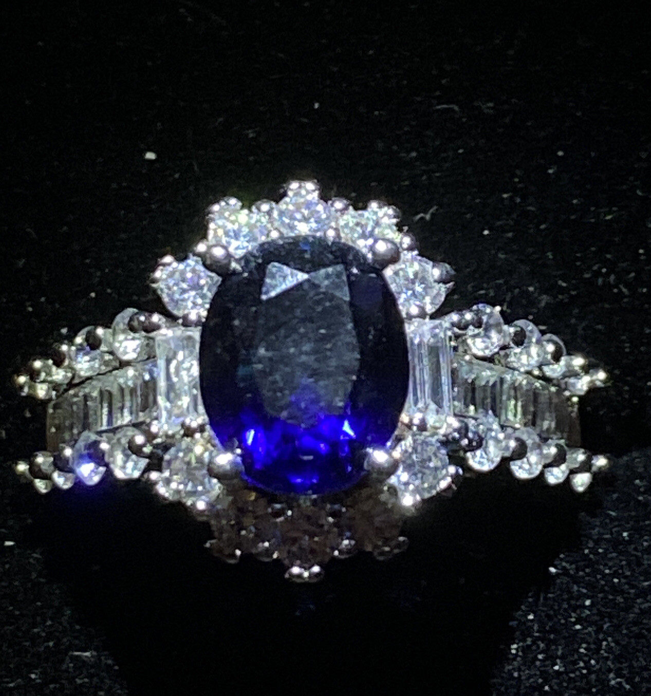 BLUE gem CLUSTER RING. BAGUETTE CUT ON BAND.SILVER SIZE O.(55)