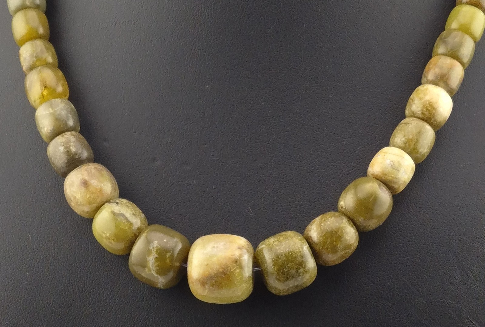 Mine Finds by Jay King Barrel Green Serpentine Bead 20″ Sterling Silver Necklace