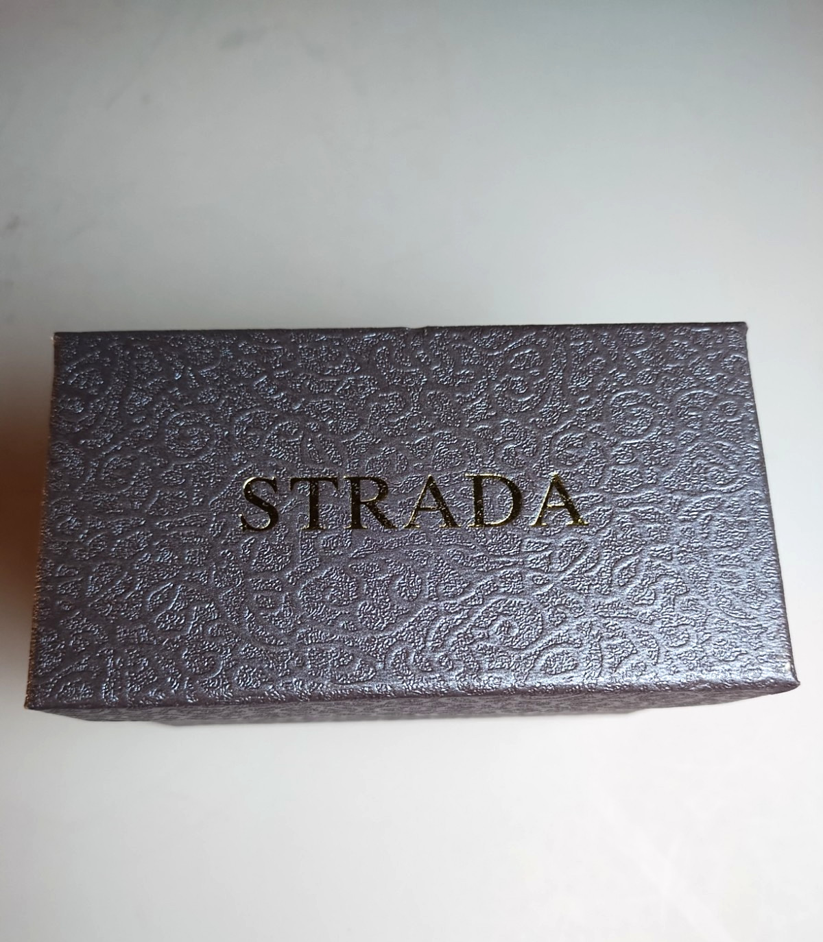 Strada Womens Floral Dial Gold Tone Fashion Watch Purple 3D Flowers New with Box