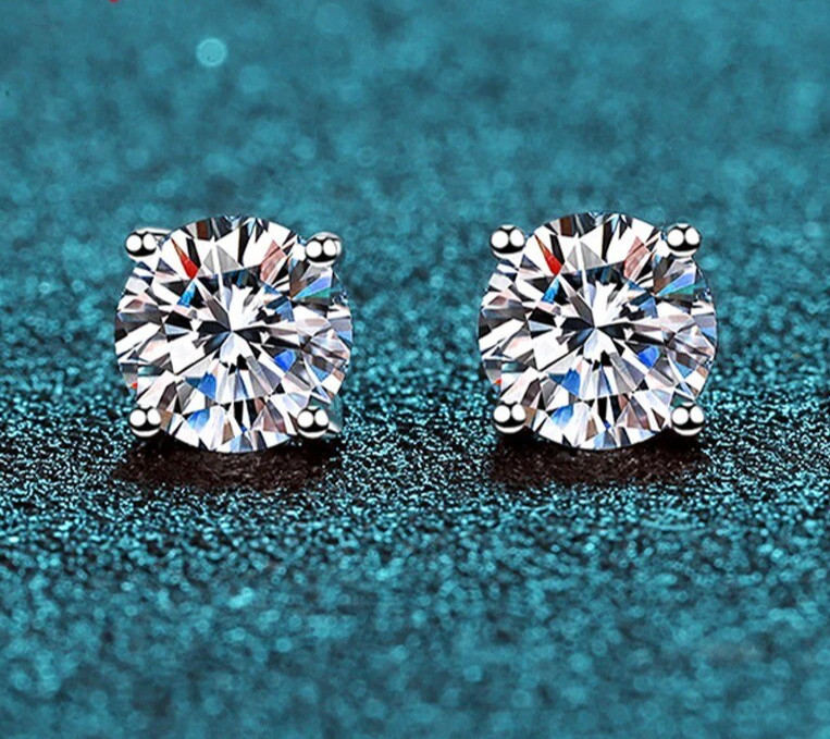 S925 Moissanite Stud Earrings 0.1-3CT Platinum Plated GRA Certified