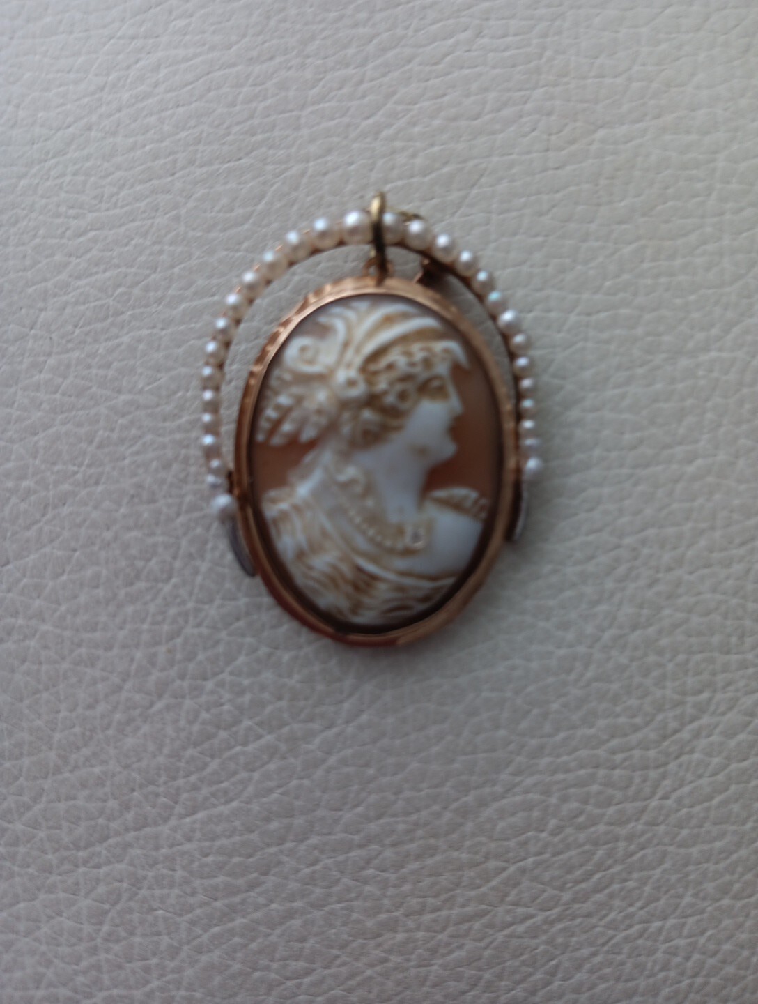 Vintage Pin Brooch Shelf Carved Cameo Italy Culture Pearls Very Old 14.kt