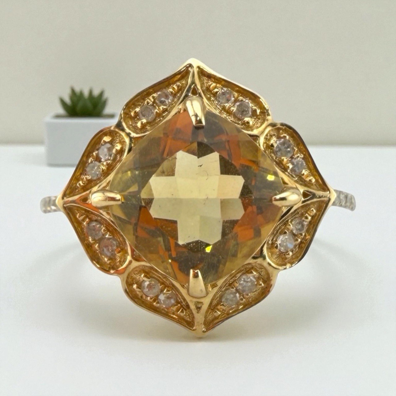 Y10K Vintage Cushion Cut Citrine & Diamond Ring – 1.95g