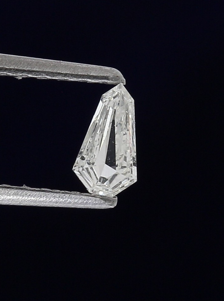 White Natural Diamond 0.09ct Shield Step cut Diamond White F/G -VS1 Clarity