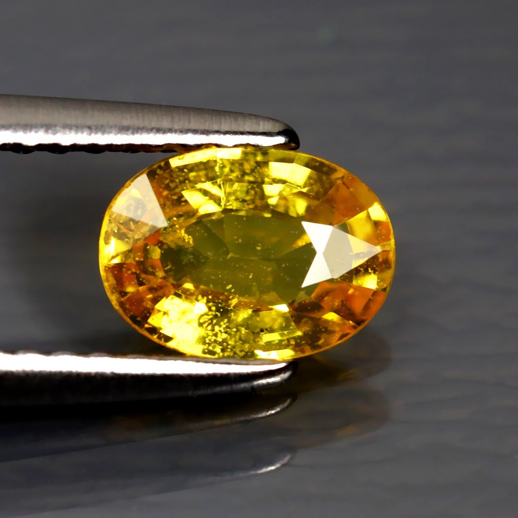 0.90 ct Oval(6.98 x 5.07 mm)(Un-Heated)Ceylon Natural Yellow Sapphire Gemstone
