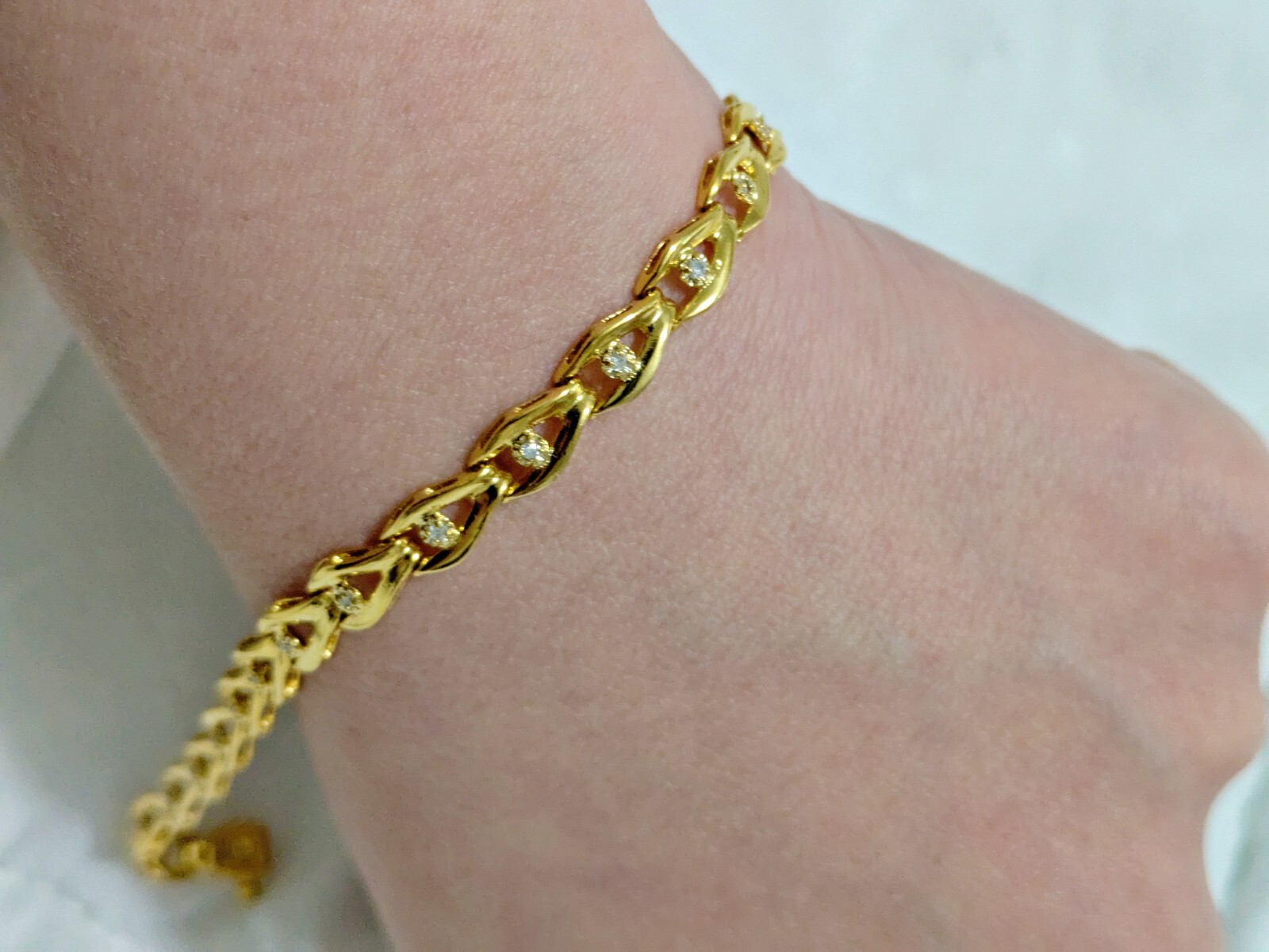 ESTATE DIAMOND 14KT YELLOW GOLD TENNIS BRACELET 8.8grams