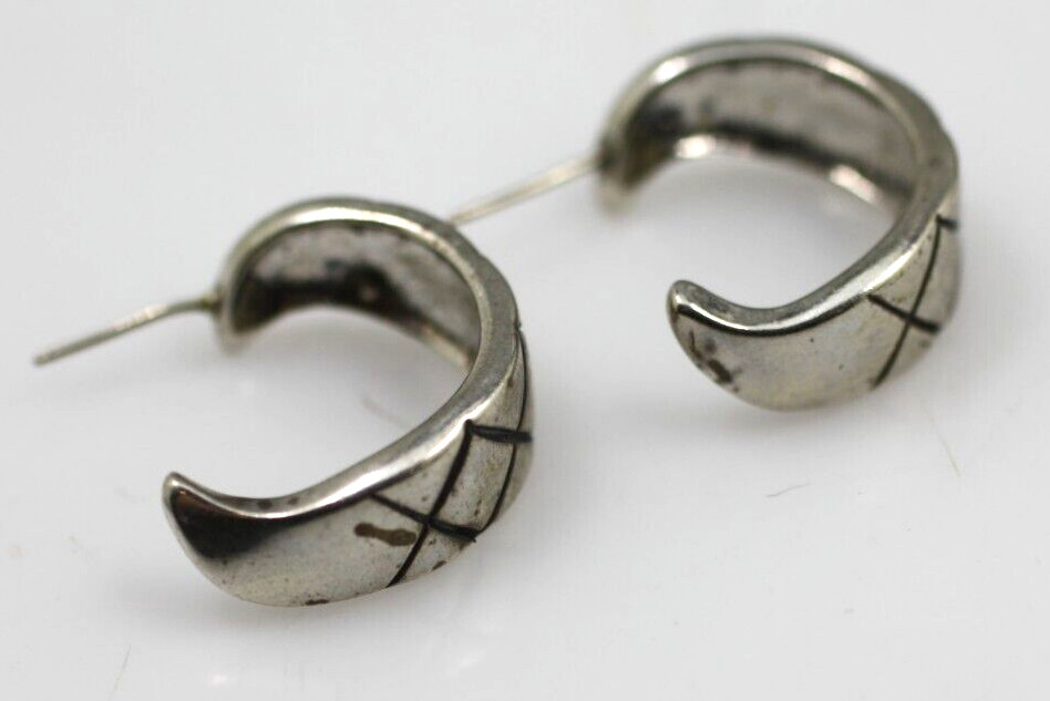 Vintage 925 sterling silver X shape pattern half hoop post pierced earrings