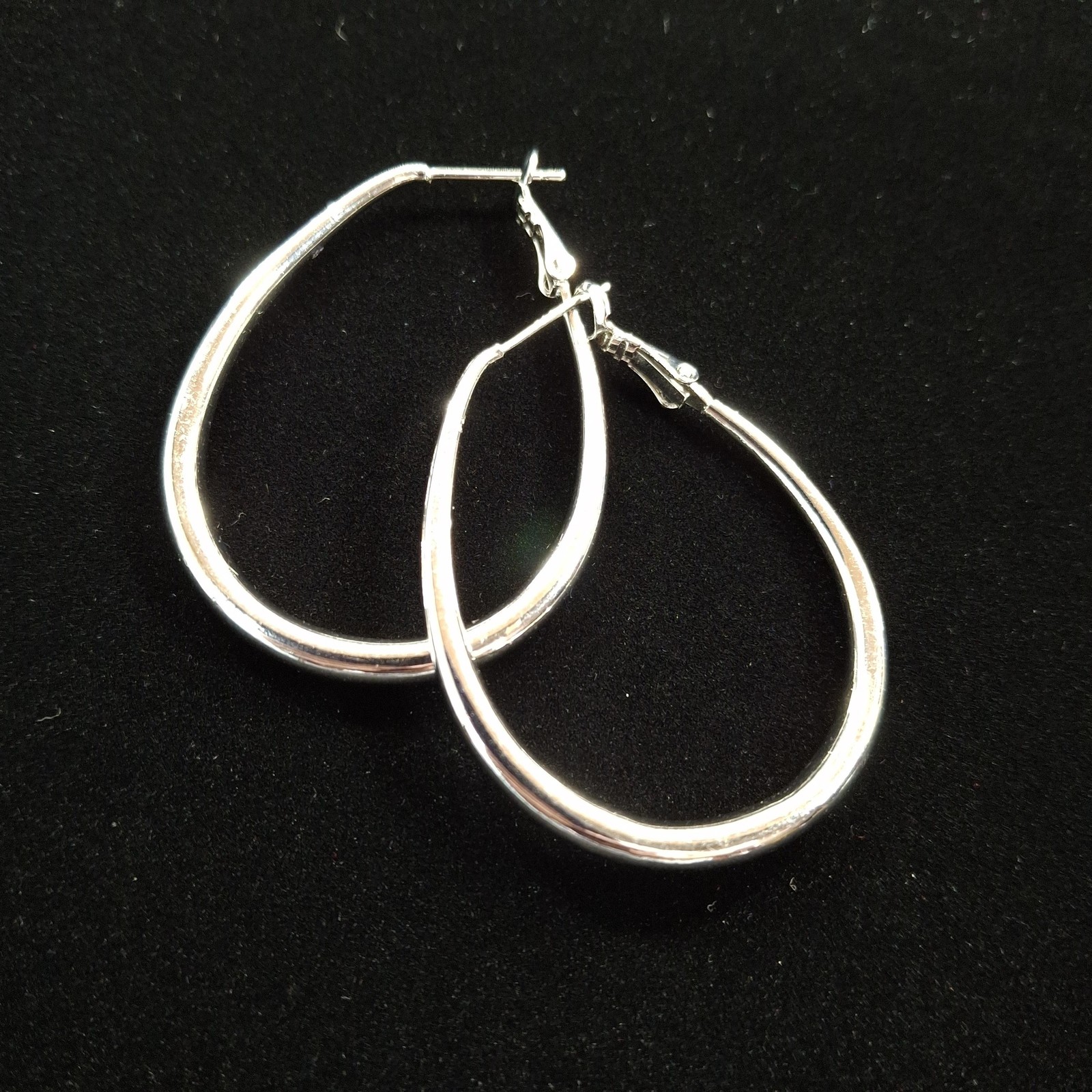 Sterling Silver Teardrop Hoop Earrings Womens Classic Click Top 7.89g Of 925