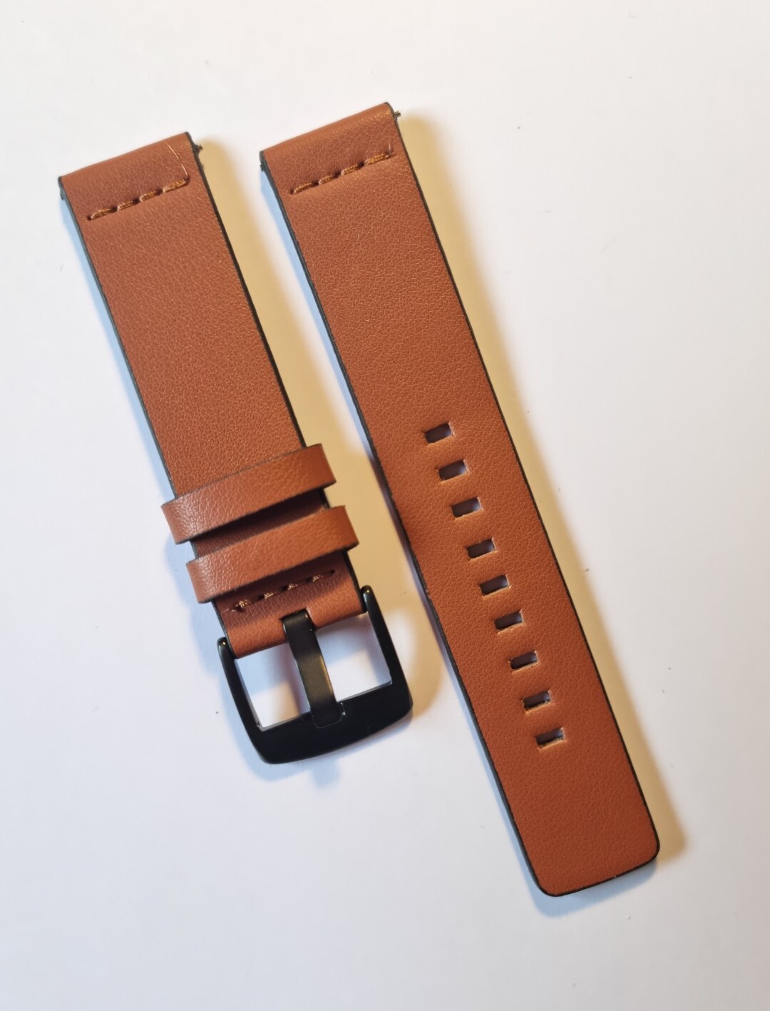 18mm NEW BROWN LEATHER UPPER WATCH STRAP, RUBBER BACKED BLACK BUCKLE. EASY FIT.