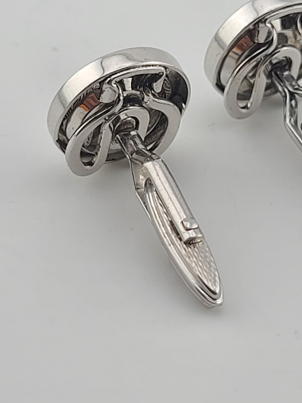 Vintage 1980’s Alfred Dunhill Sterling Silver Seashell Round Cufflinks England.