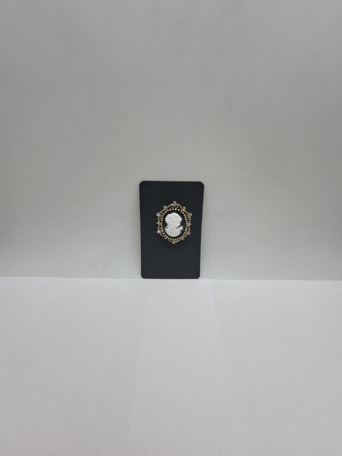 Vintage Victorian Style Cameo Brooch Pin Petite Black & White Rhinestone New