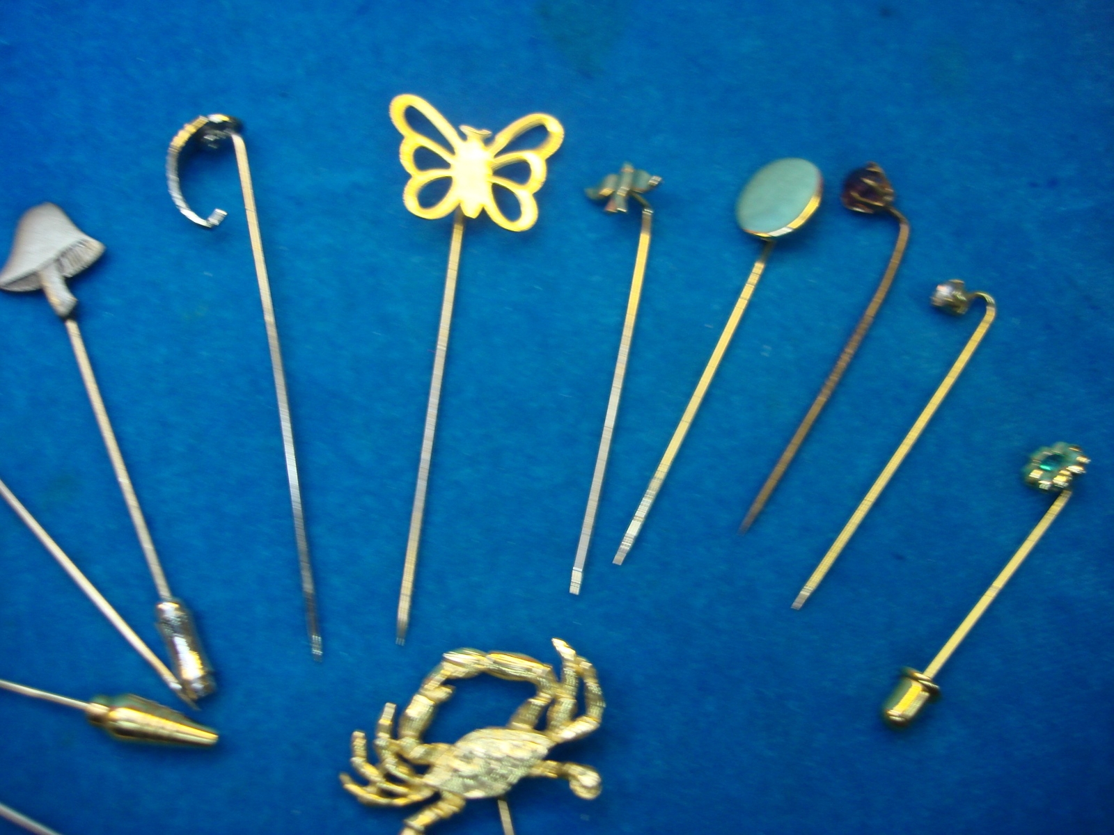 15 DIFF. VINTAGE STICK PINS – PRETTY!
