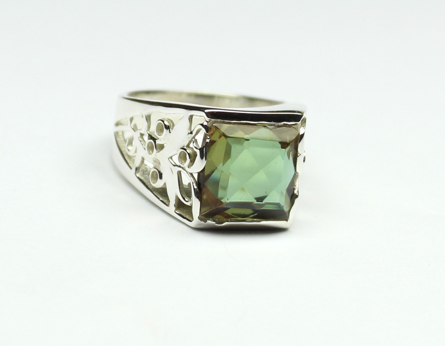 Genuine Color Change Zultanite Ring, Sterling Silver Vintage Jewelry
