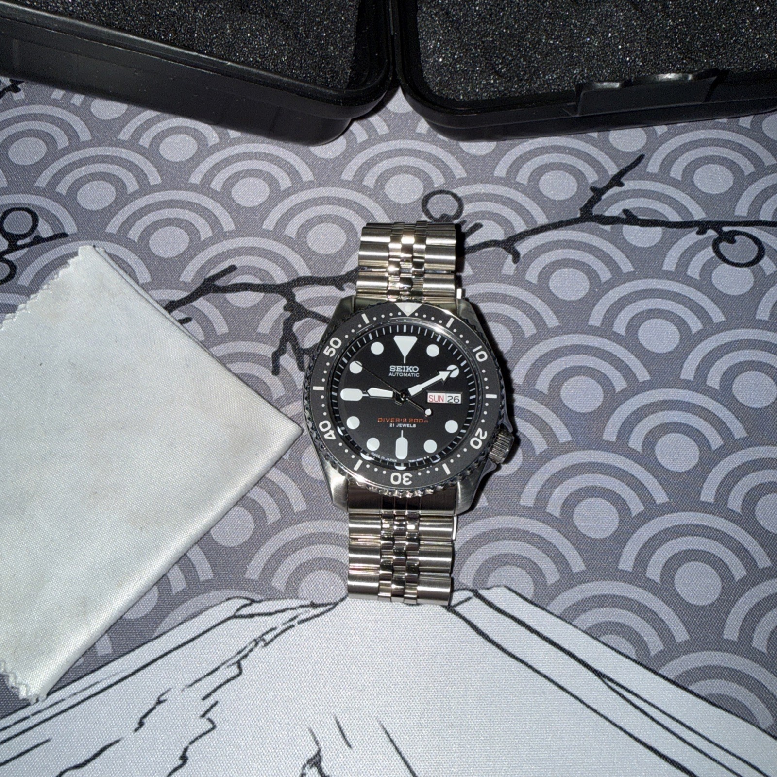 Seiko skx007 Automatic Diver’s Watch 200M Black Dial S.S. Jubilee Bracelet Men’s