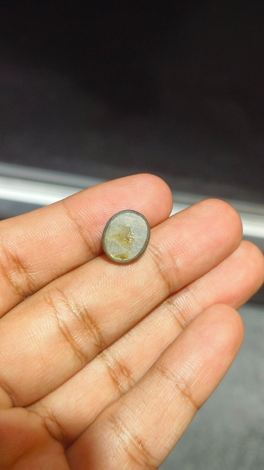 A VERY BEAUTIFUL AND TOP QUALITY BLACK STAR SAPPHIRE 7.69 cts WITH 6 RAY STAR ⭐