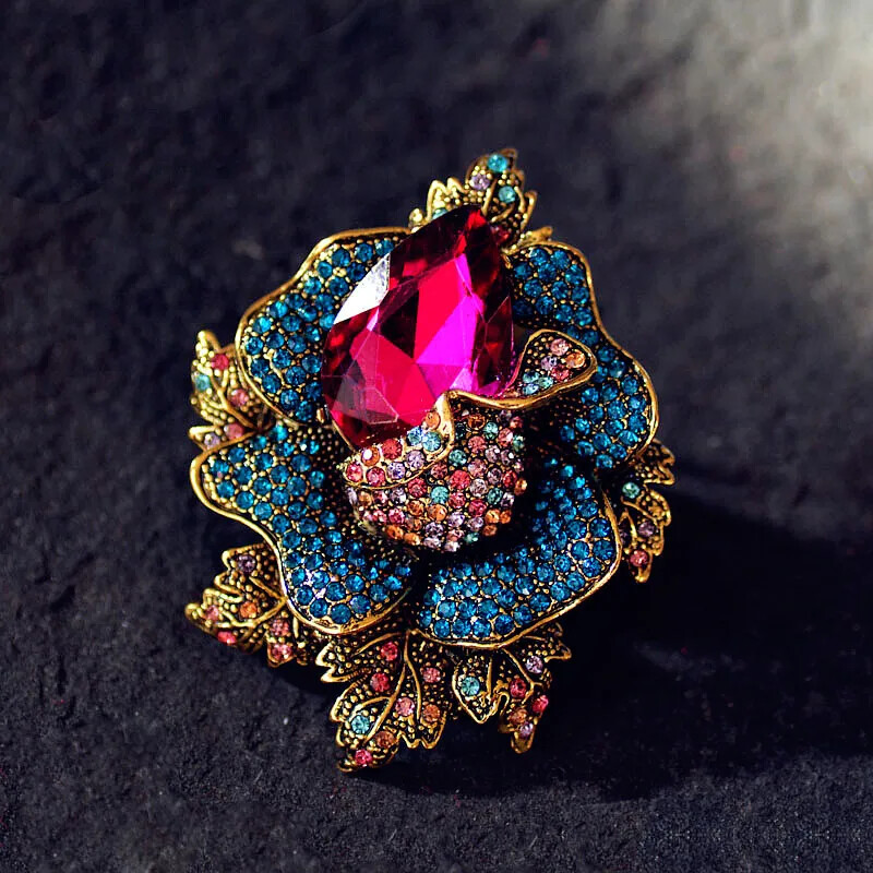 Women Fashion Luxury Crystal Flower Brooch Rhinestone Suit Clothing Jewelry