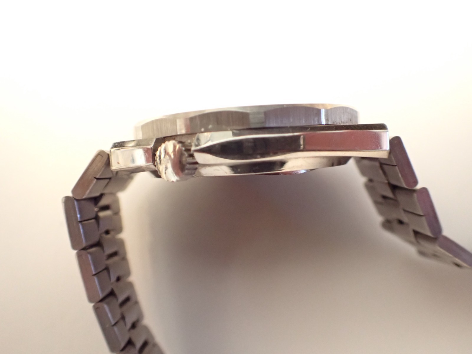 WINDERT Sport-Man Quartz Diver Rotating Bezel Day/Date Unisex Wristwatch