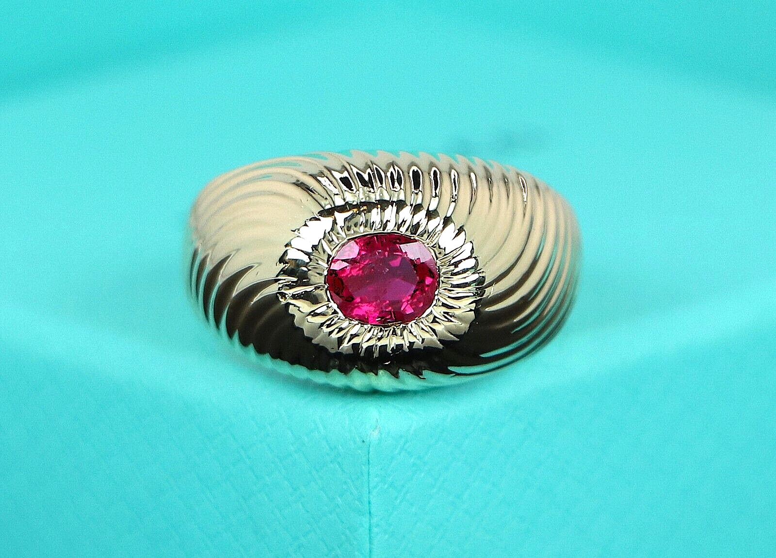 Vintage Tiffany Co Schlumberger 18K Yellow Gold Oval Cut Burma Red Ruby Cocktail