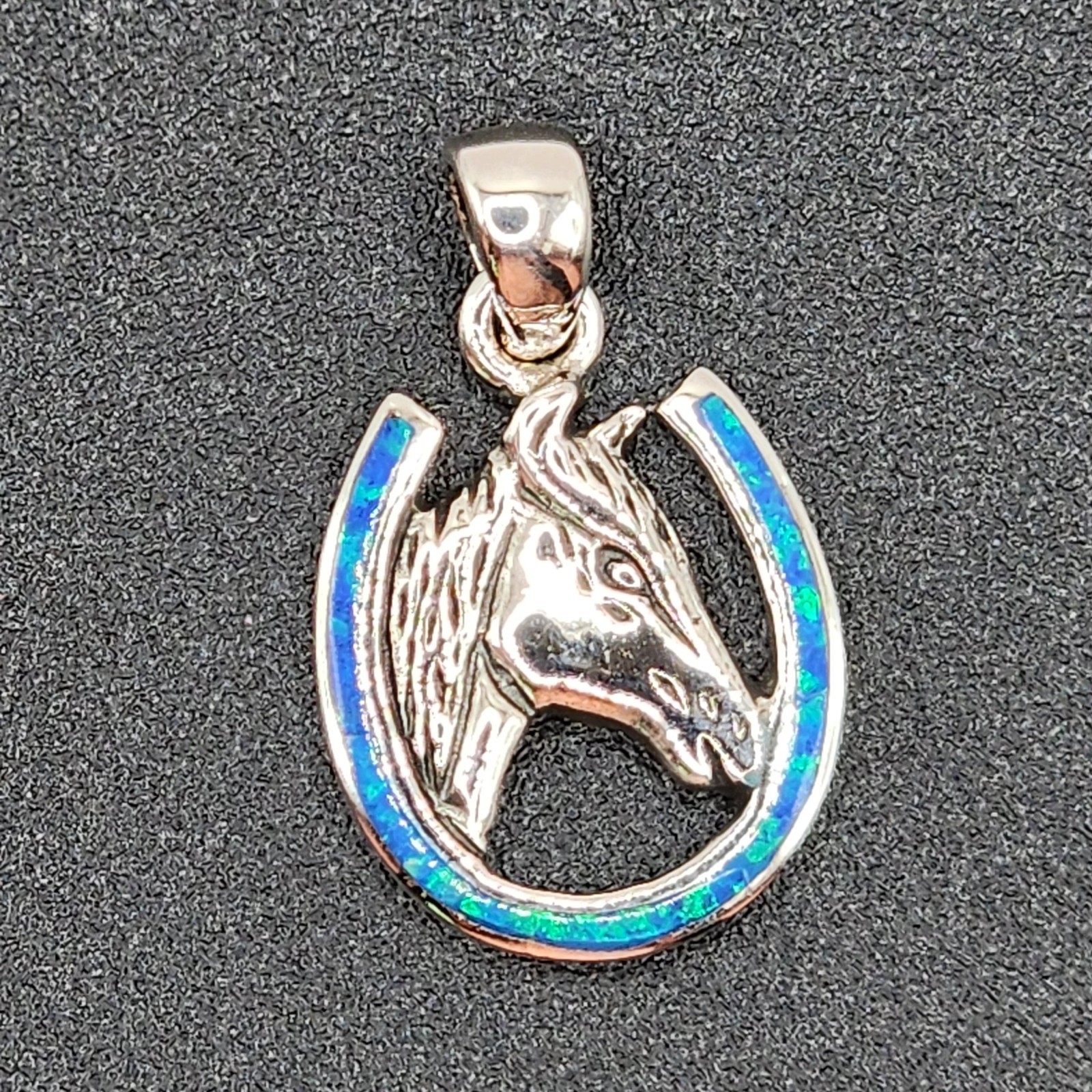 925 NEW Sterling Silver Pendant- Horse/Lab Opal horse Shoe 20mm Length 14mm…