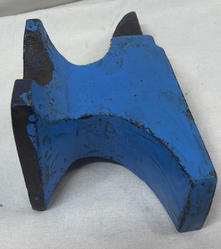 One Pound Vintage Blue And Yellow Anvil