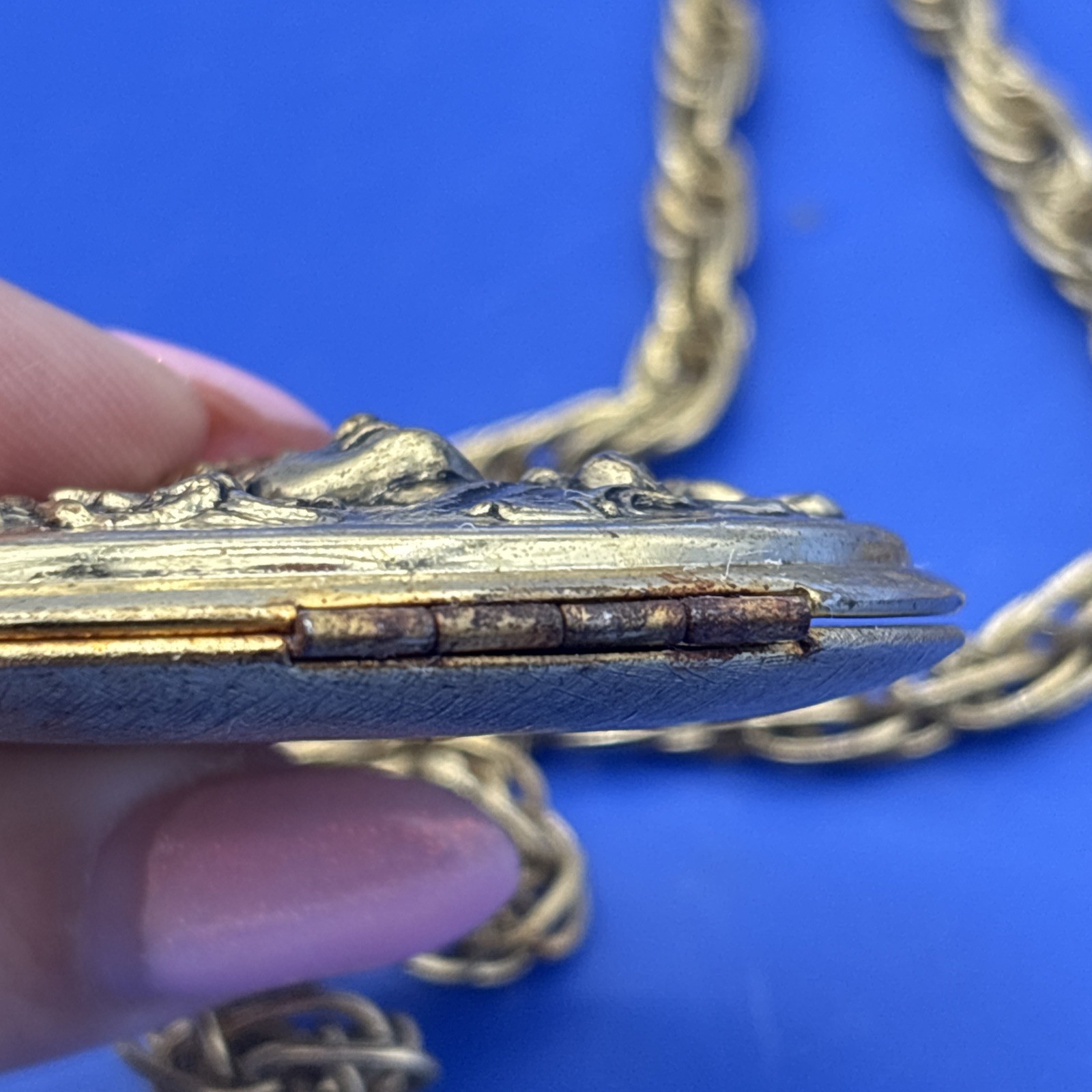Vintage Whiting Davis Art Nouveau Lady Compact Locket Necklace 30” Gold Tone