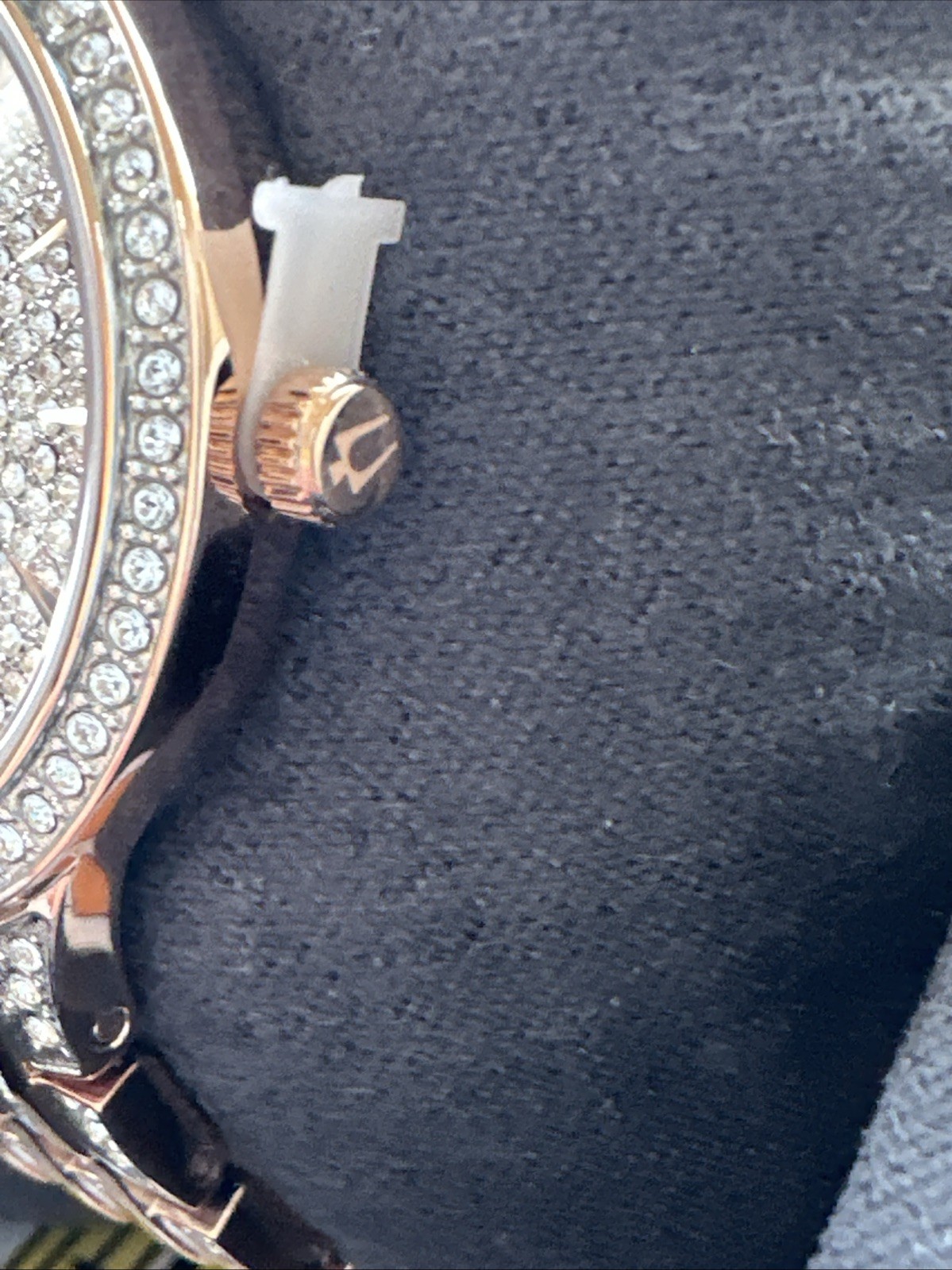 Bulova Quartz Women’s Pave Dial Crystals Rose Gold Watch 32mm 98L235