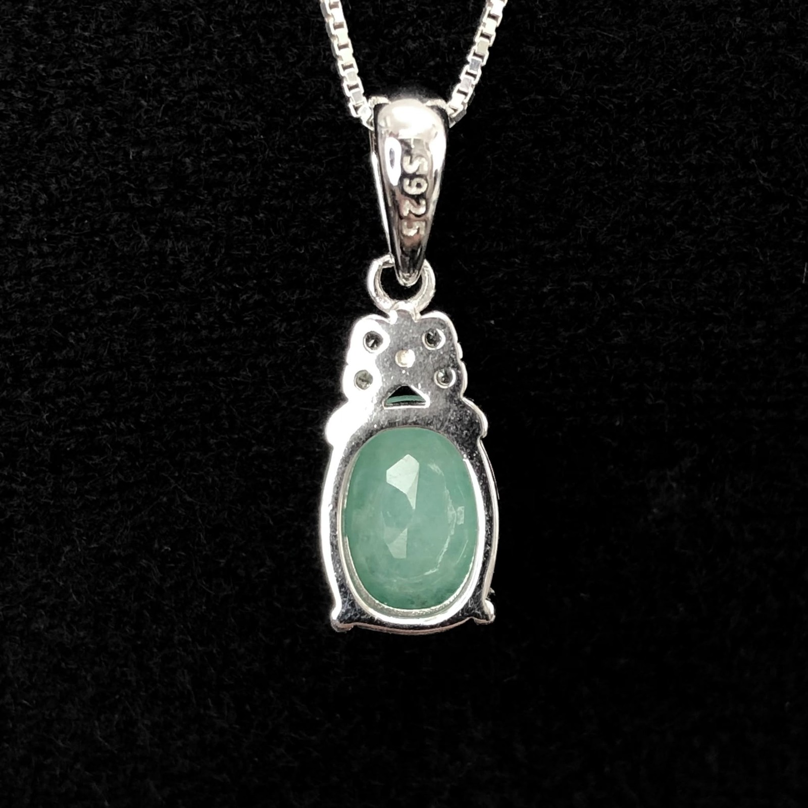 Natural Emerald Gemstone 925 Sterling Silver Pendant Oval Top Rich Green