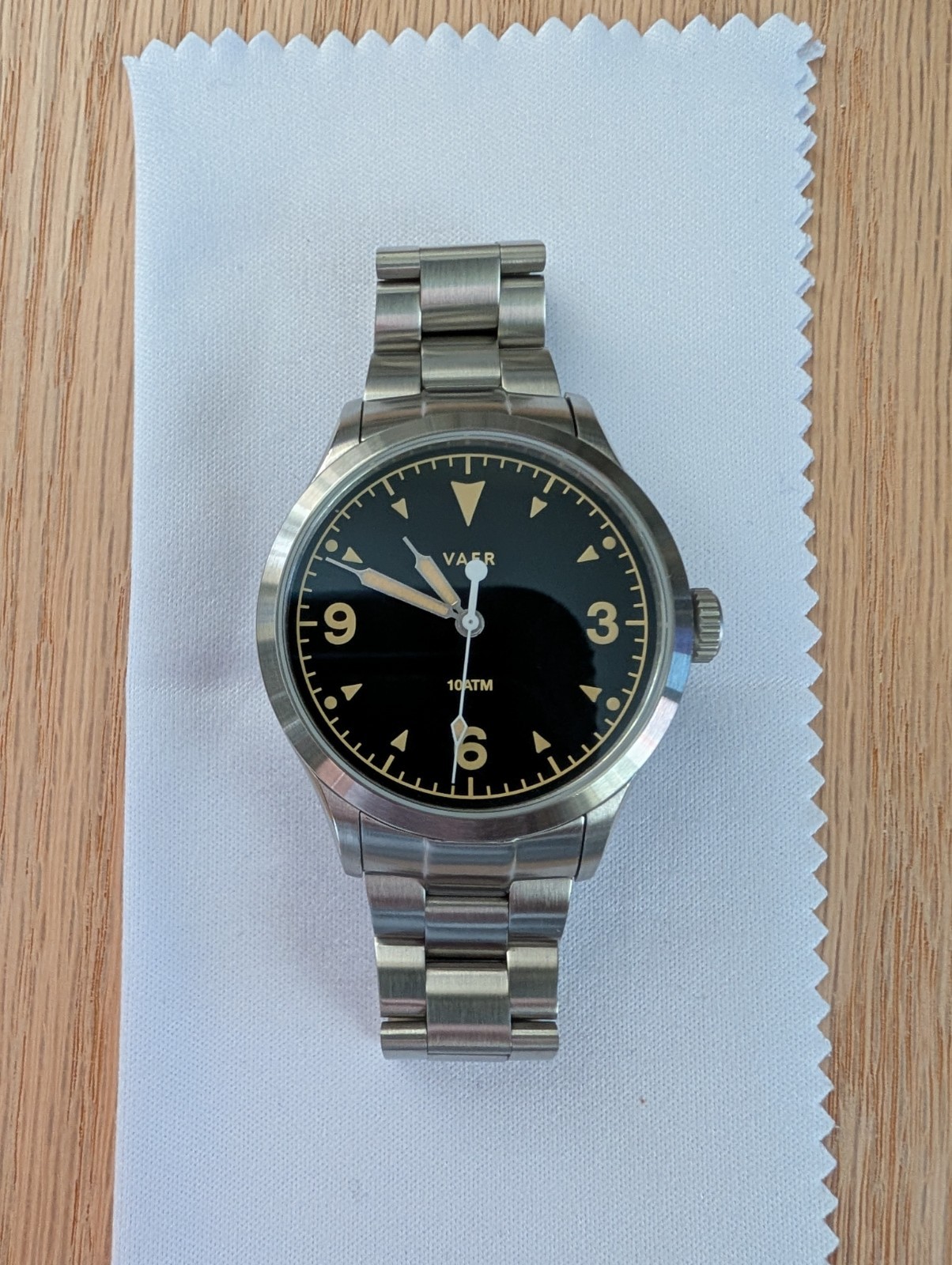 Vaer S5 Tradition Men’s Wrist Watch – 40mm Qtz. Black dial, sapphire crystal