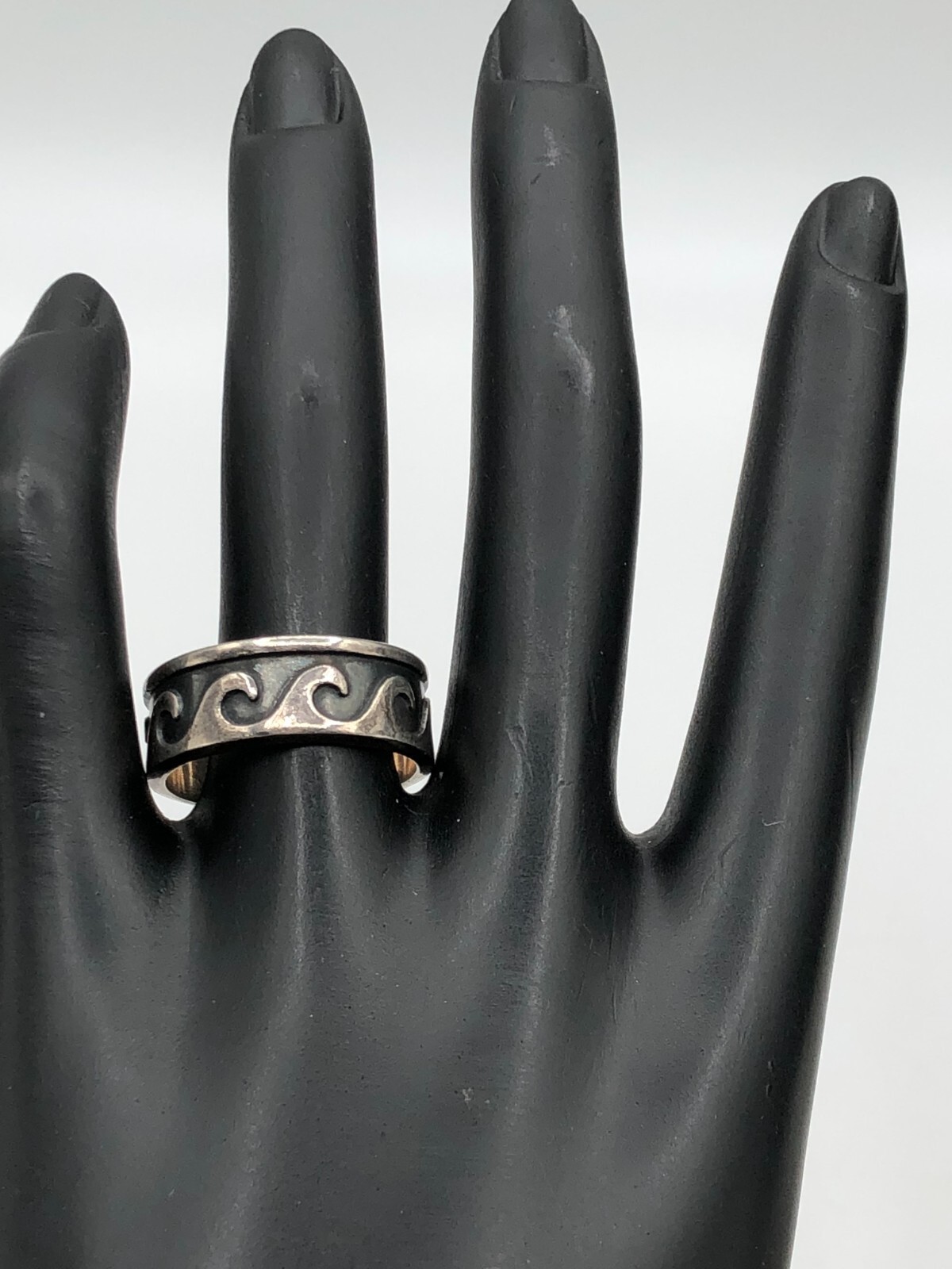 Vintage Silver Black Enamel Wave Design Band Style Ring Size 10 8.8 Grams