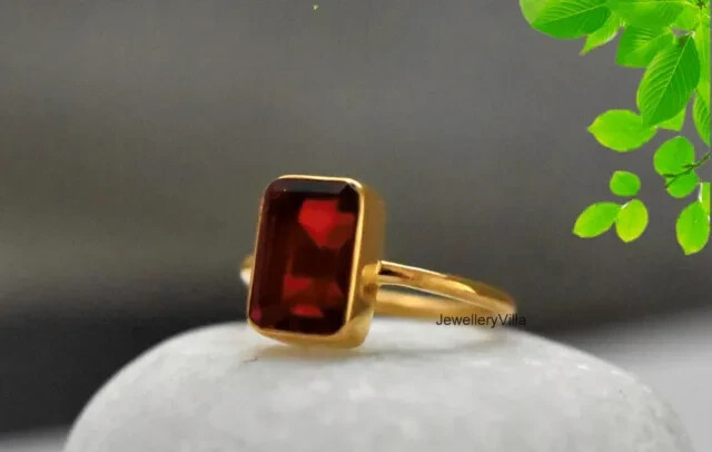 2Ct Emerald Lab Created Garnet Women Wedding Ring 14k Yellow Gold Plated Silver