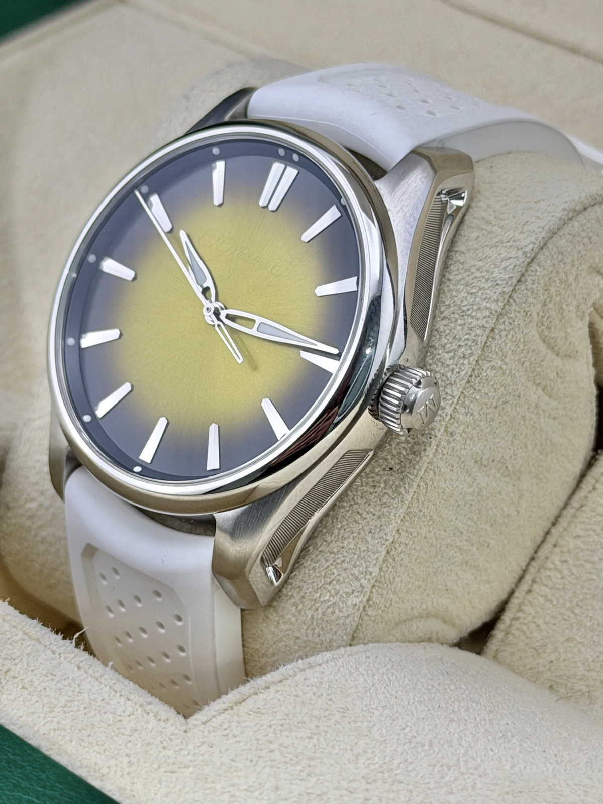 H Moser & Cie Pioneer Sunny Side Up Yellow Ombré Rubber 3201-1200 Complete 2026